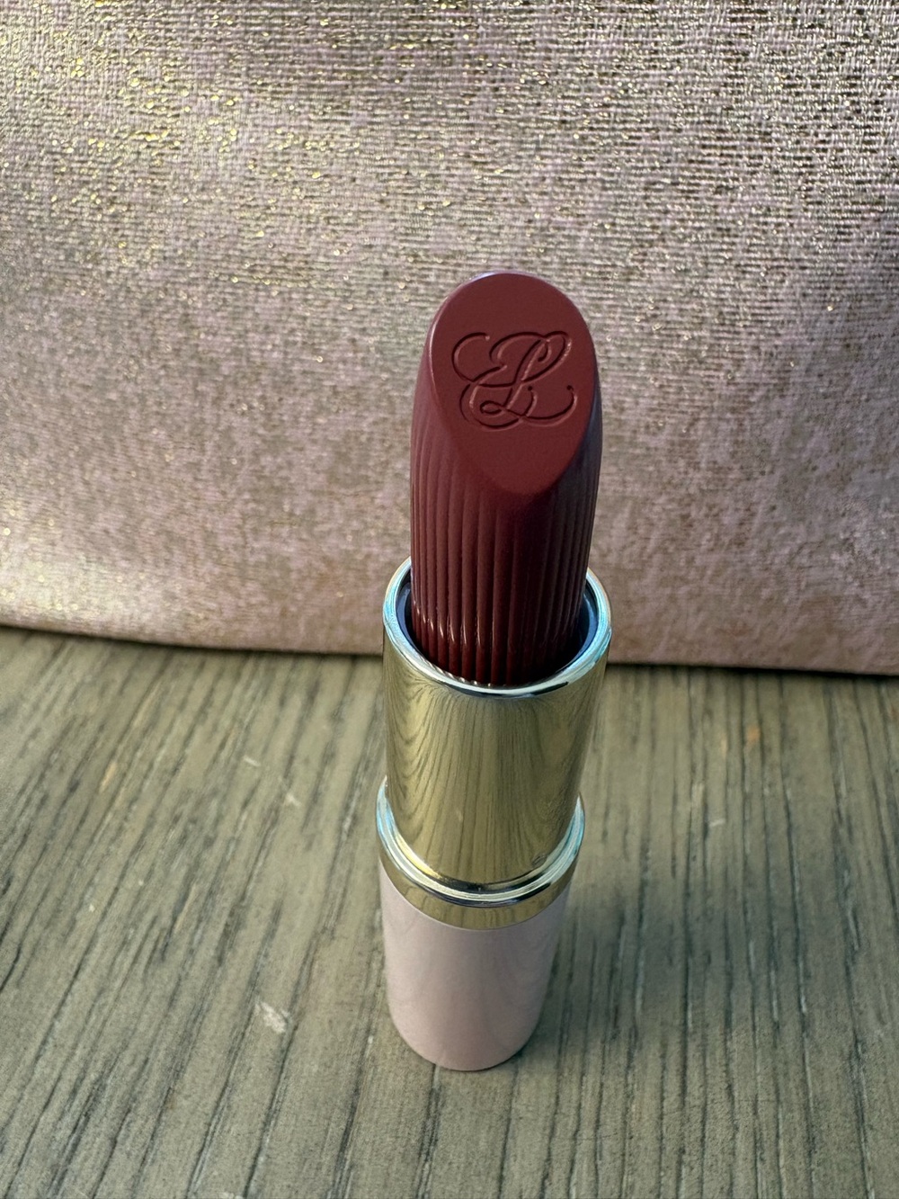 Estée Lauder Lipstick Full Size IRRESISTIBLE plus Makeup bag